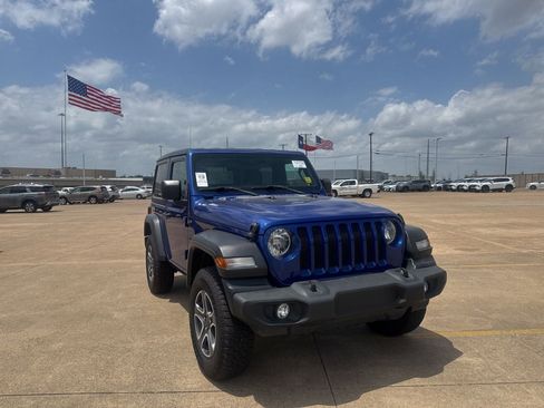 Used 2020 Jeep Wrangler Sport AWD/4WD image 2