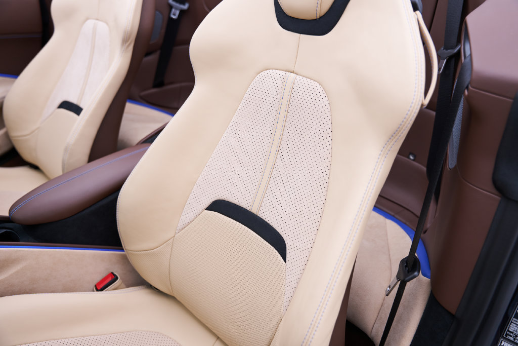 Used 2025 Ferrari Roma Spider RWD image 62