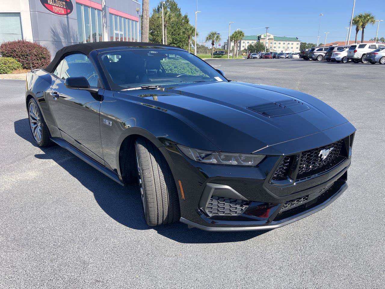 Used 2025 Ford Mustang GT Premium RWD image 7