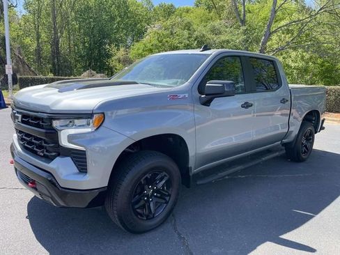 Used 2024 Chevrolet Silverado 1500 LT Trail Boss w/ Convenience Package II image 3