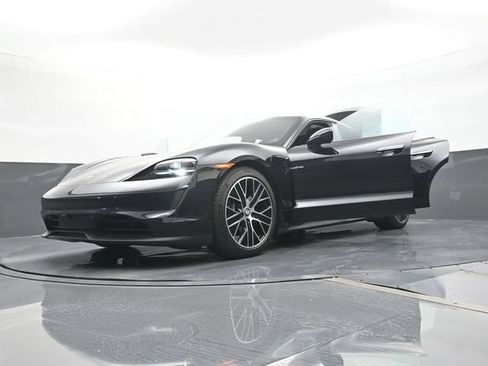 Used 2023 Porsche Taycan w/ Premium Package RWD image 30