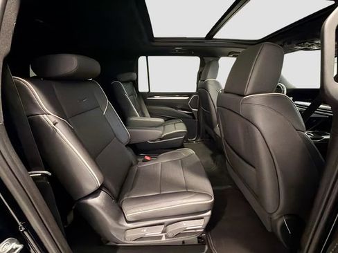 Used 2025 Cadillac Escalade ESV Premium Luxury AWD/4WD image 26