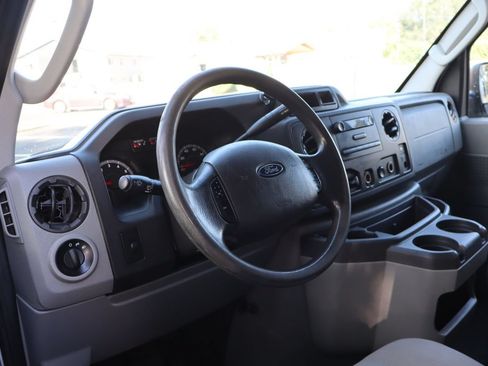 Used 2014 Ford E-250 and Econoline 250 w/ Power Group RWD image 19