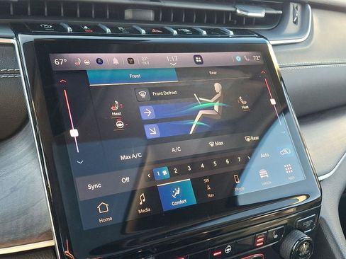 Used 2022 Jeep Grand Cherokee L Limited image 18