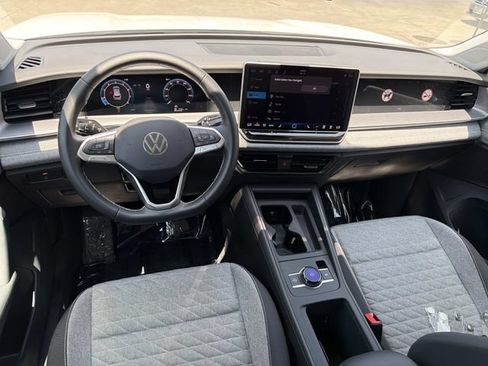 Used 2025 Volkswagen Tiguan S AWD/4WD image 7