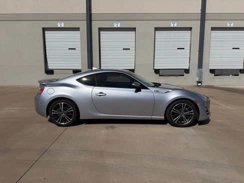Used 2016 Scion FR-S image 3