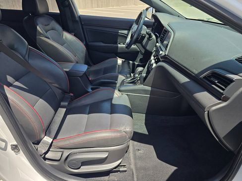 Used 2019 Hyundai Elantra Sport w/ Cargo Package image 10
