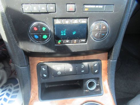 Used 2011 Buick Enclave CXL AWD/4WD image 21