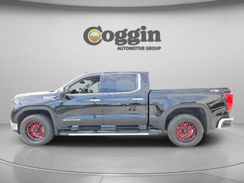 Used 2022 GMC Sierra 1500 SLT w/ SLT Premium Plus Package image 3