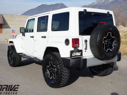 Used 2015 Jeep Wrangler Unlimited Sahara w/ Connectivity Group image 7