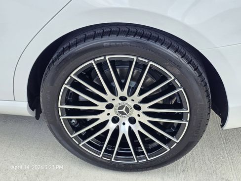 Used 2025 Mercedes-Benz C 300 4MATIC Sedan image 11