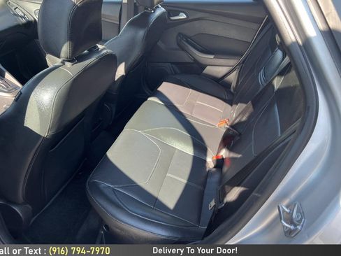 Used 2015 Ford Focus SE w/ Equipment Group 201A FWD image 14