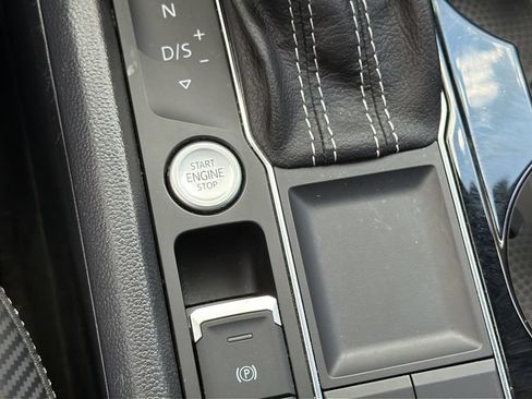 Used 2023 Volkswagen Atlas Cross Sport SE w/ Panoramic Sunroof Package FWD image 27
