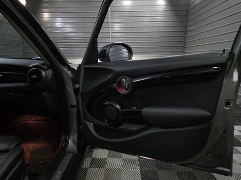 Used 2020 MINI Cooper 4-Door Hardtop FWD image 31