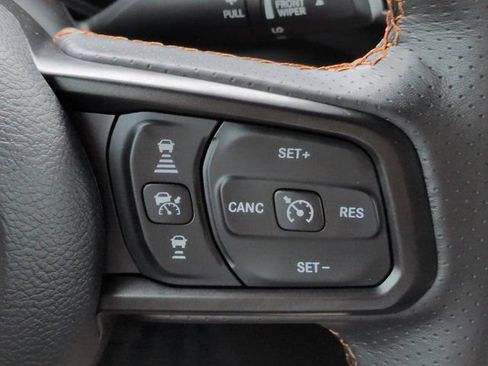 Used 2024 Jeep Gladiator Mojave AWD/4WD image 26