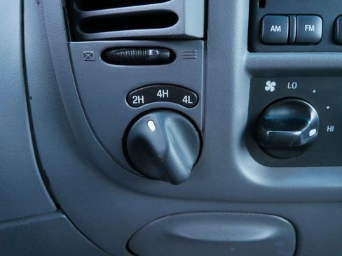 Used 2001 Ford F150 XLT image 21