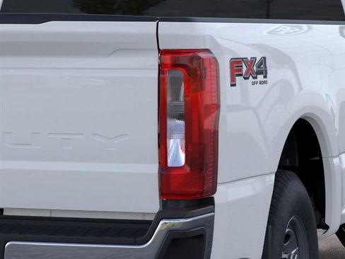 New 2026 Ford F250 XL w/ FX4 Off-Road Package AWD/4WD image 21