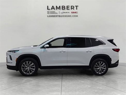 Used 2025 Buick Enclave Preferred image 2