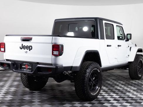 Used 2022 Jeep Gladiator Sport AWD/4WD image 7