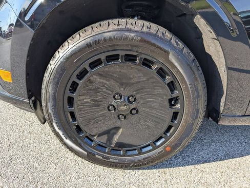 Used 2025 Ford Maverick Lobo AWD/4WD image 17