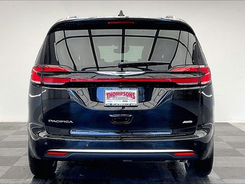 New 2026 Chrysler Pacifica Pinnacle image 3