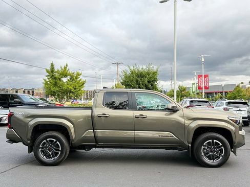 Certified 2025 Toyota Tacoma TRD Sport AWD/4WD image 6