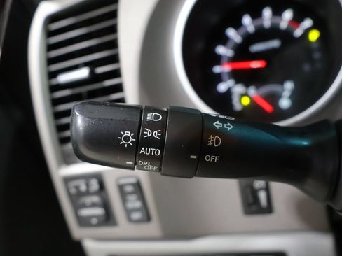 Used 2013 Toyota Sequoia Platinum AWD/4WD image 36