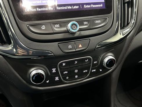 Certified 2023 Chevrolet Equinox RS AWD/4WD image 17