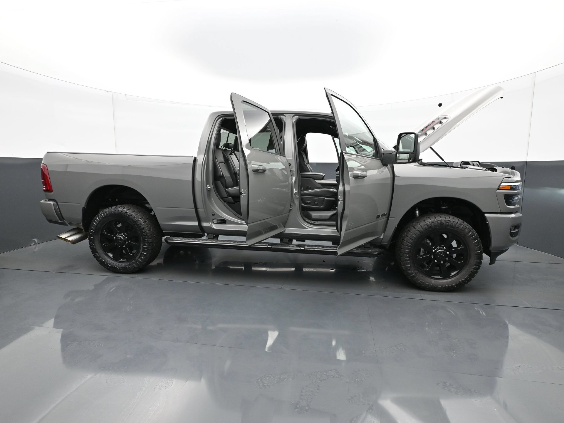 Used 2026 RAM 2500 Laramie w/ Night Edition AWD/4WD image 37