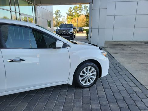 Used 2018 Nissan Sentra SV image 8