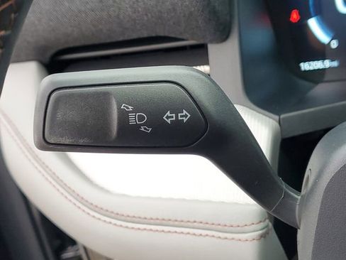 Used 2025 Ford Explorer Active w/ Active Comfort Package image 20