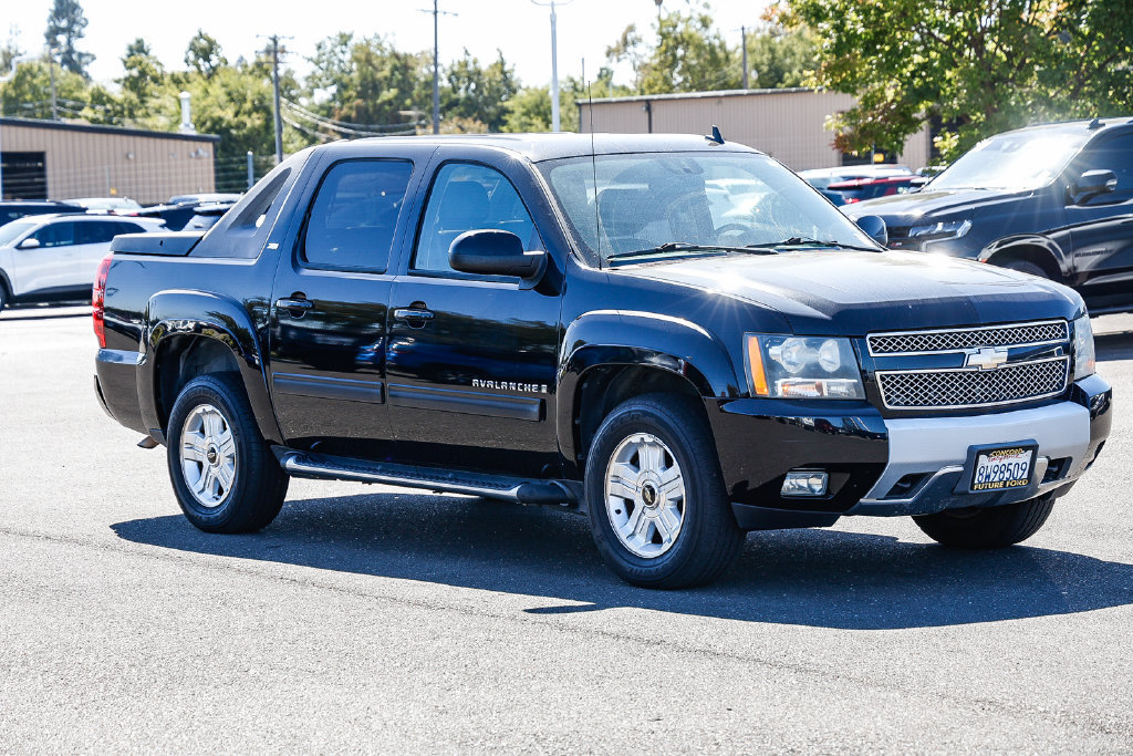Used 2009 Chevrolet Avalanche LT w/ Suspension Package, Off-Road AWD/4WD image 5