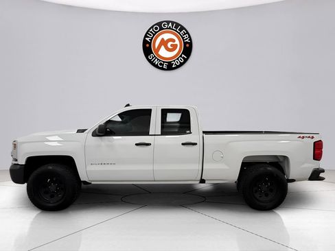 Used 2019 Chevrolet Silverado 1500 W/T w/ WT Convenience Package AWD/4WD image 4