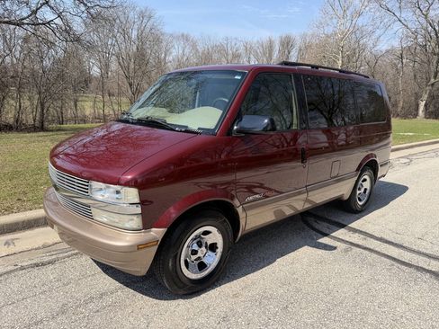Used 2001 Chevrolet Astro Passenger AWD image 1