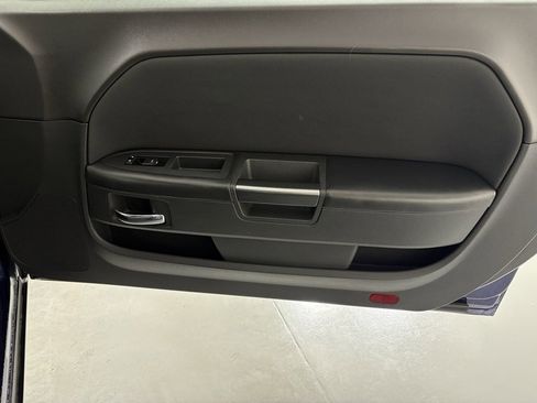 Used 2014 Dodge Challenger SXT image 34