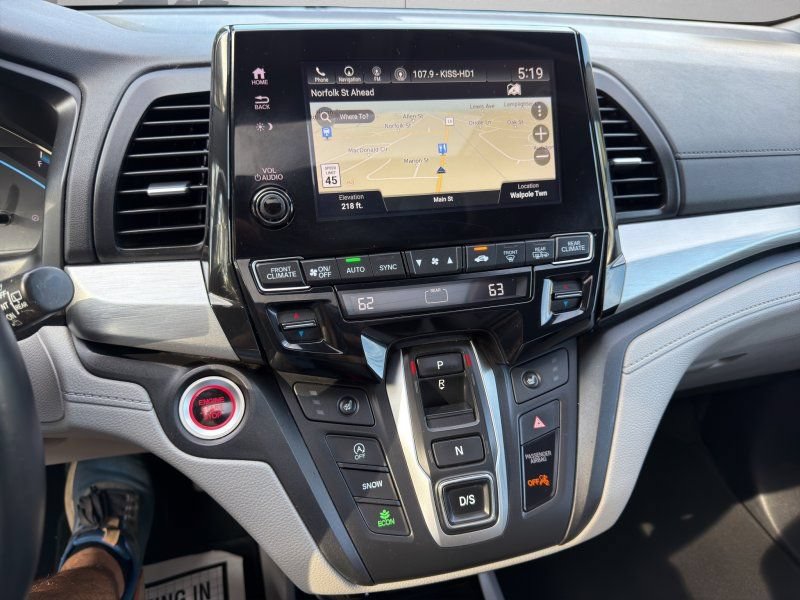Used 2020 Honda Odyssey EX-L w/ RES & Navigation image 16