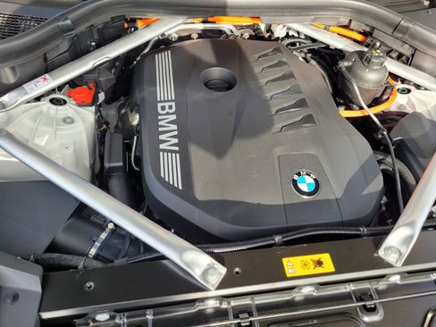 New 2026 BMW X5 xDrive50e w/ Executive Package image 18