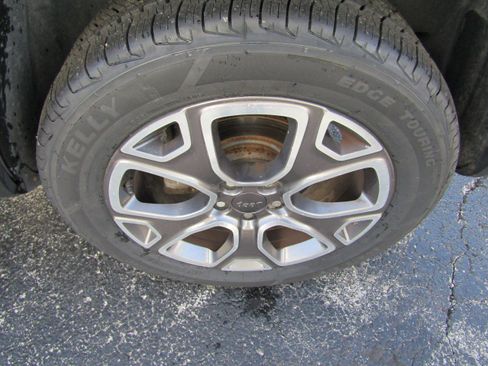 Used 2016 Jeep Renegade Limited w/ Safety & Security Group image 7