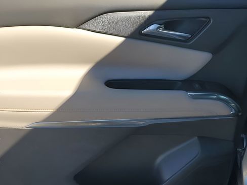 Used 2025 Chevrolet Traverse LT image 43