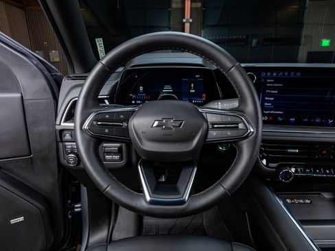 Used 2025 Chevrolet Tahoe Z71 w/ Z71 Off-Road Package image 19