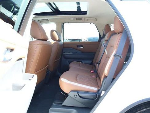 New 2026 Nissan Pathfinder Platinum AWD/4WD image 25