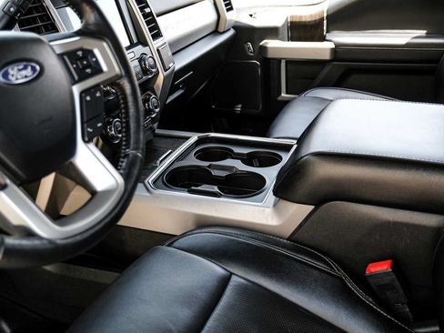 Used 2021 Ford F250 Lariat w/ Lariat Value Package AWD/4WD image 22