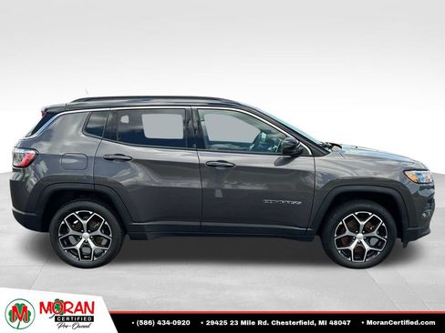 Used 2024 Jeep Compass Limited AWD/4WD image 6