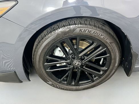 Used 2025 Toyota Camry SE image 31