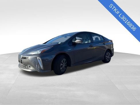 Used 2020 Toyota Prius LE image 3