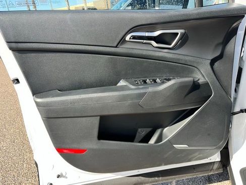 New 2026 Kia Sportage LX FWD image 16