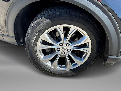 Used 2022 Ford Explorer Limited image 9