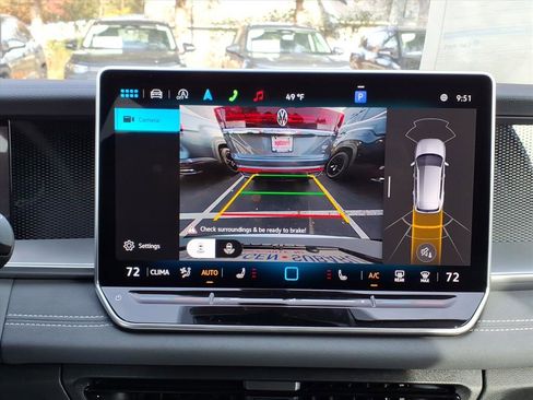 New 2025 Volkswagen Tiguan SE image 11