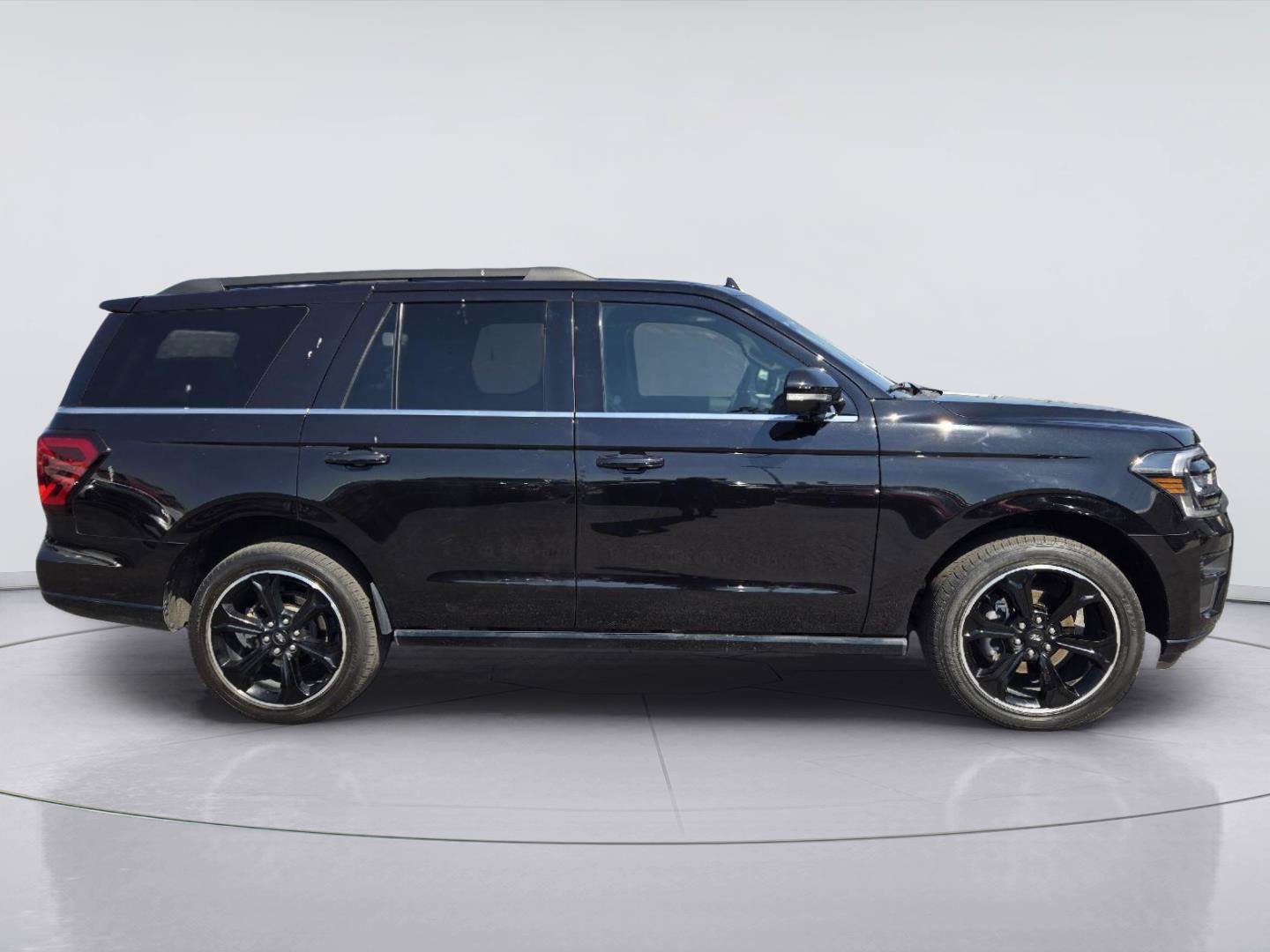 Used 2023 Ford Expedition Limited RWD image 4