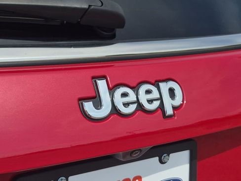 Used 2024 Jeep Compass Latitude AWD/4WD image 29